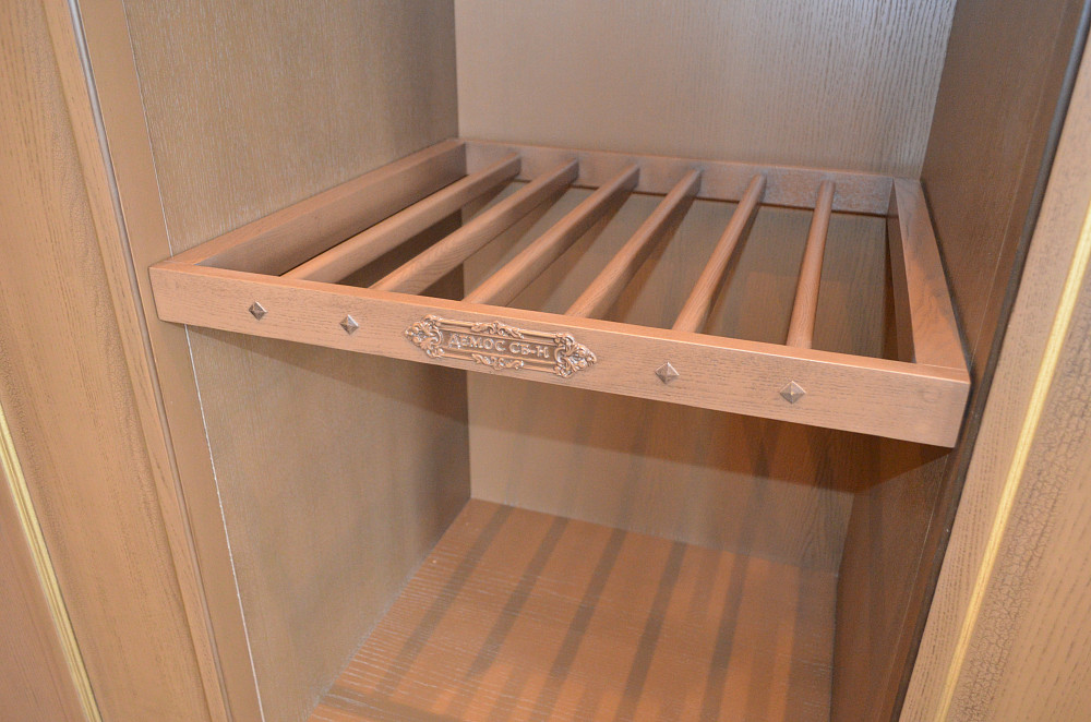 Изображение: Выкатная полка под обувь / Брючница